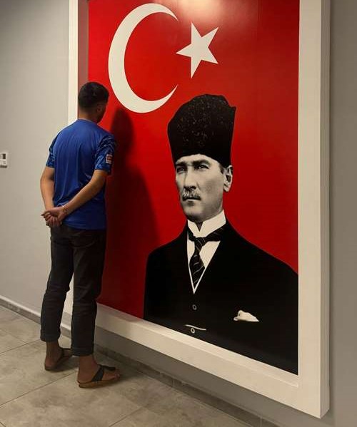 GAZİ MUSTAFA KEMAL ATATÜRK'ÜN AZİZ HATIRASINA YAPILAN SAYGISIZLIK CEZASIZ KALMADI !