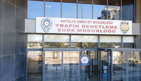 Trafik Kural İhlali Yapan ve Görüntüleri Sosyal Medyada Paylaşan Motosiklet Sürücüsüne CEZAİ İŞLEM UYGULANDI